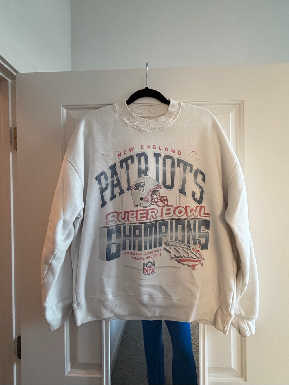 Abercrombie & Fitch White Crewneck with Vintage Sports Graphic